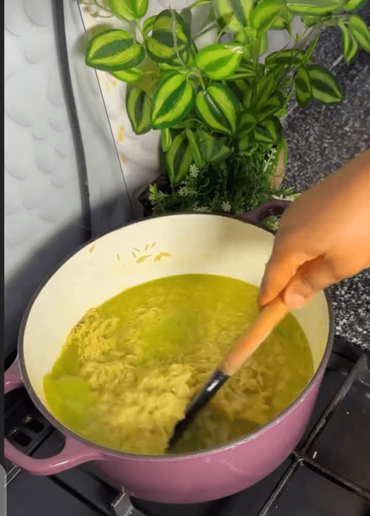 Step 2.2: Use the strained green liquid to cook the rice