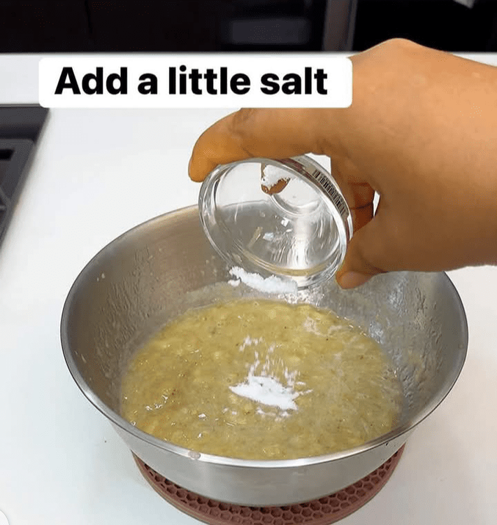 Step 1.3: Add a little salt and cinnamon powder to the bowl and stir properly