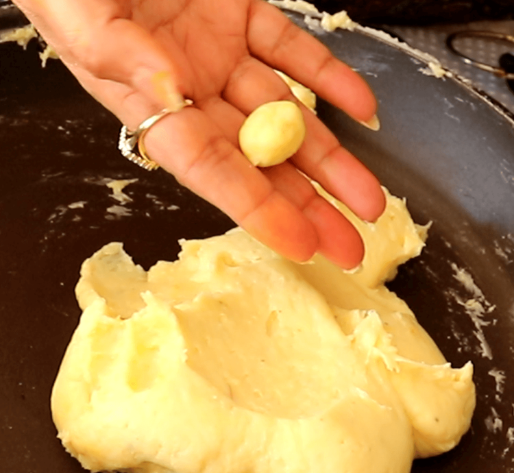Step 1.1: To check readiness, take a small portion and roll it into a ball