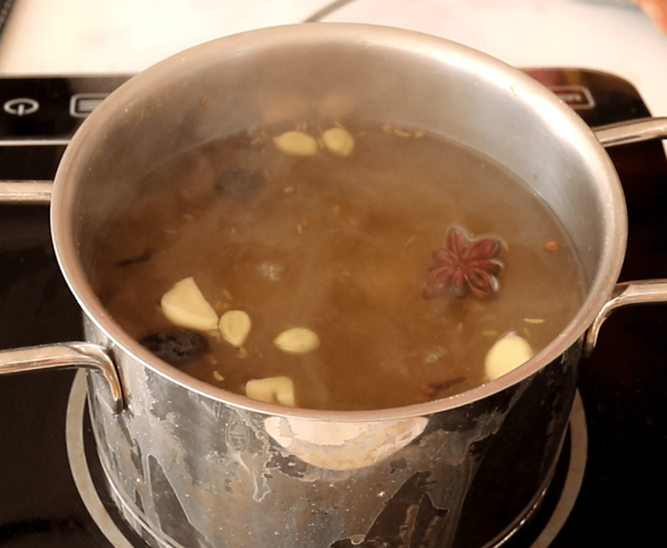 Step 3.1: Simmer for 8–10 minutes to extract the flavors