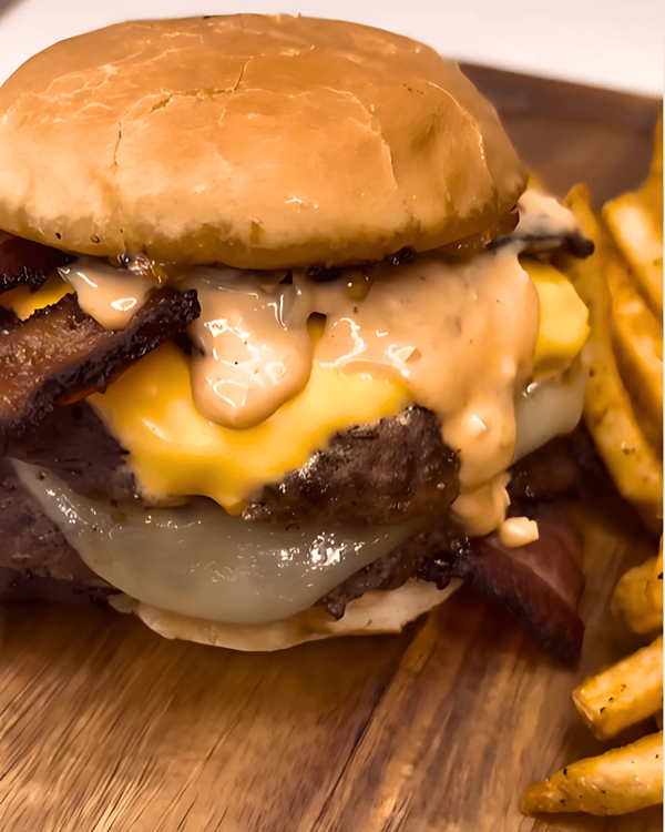 Quick Cheeseburger with Caramelised Onions and Burger Sauce recipe