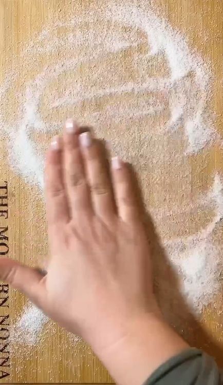 Step 1.1: Sprinkle sugar on your board