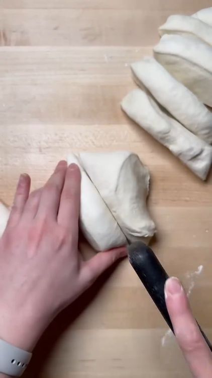 Step 1.1: Divide the dough into equal parts, shape each part into a ball, then cover and let it rest for an additional 30 to 45 minutes
