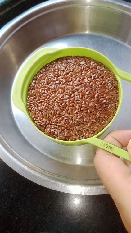 Step 1.1: Heat pan and dry roast 1 cup flaxseeds till the seeds starts fluttering