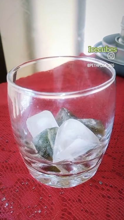 Step 1.1: In a glass , add 3 mint cubes, 3 ice cubes , sprinkle chaat masala