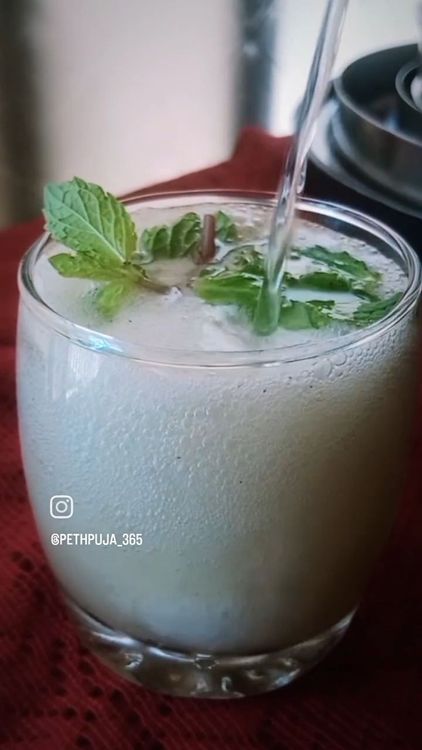 Step 1.2: Top up with chilled soda water and gently stir
