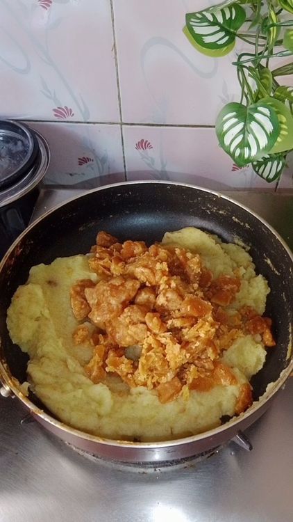 Step 1.5: Heat ghee in a deep bottom pan , add the steamed amla paste , cook till the mixture loses it's moisture