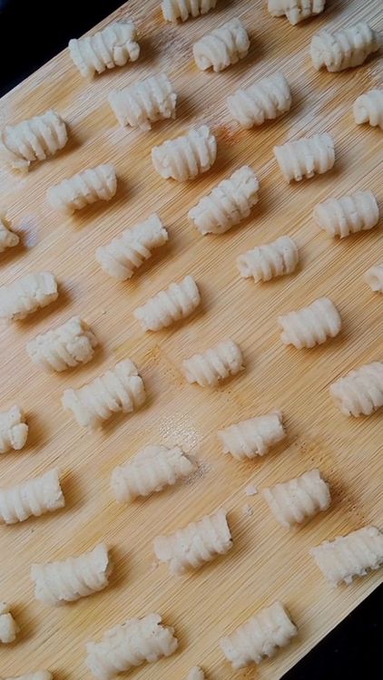 Step 1.4: Flatten the ball on the back of a fork or a clean comb