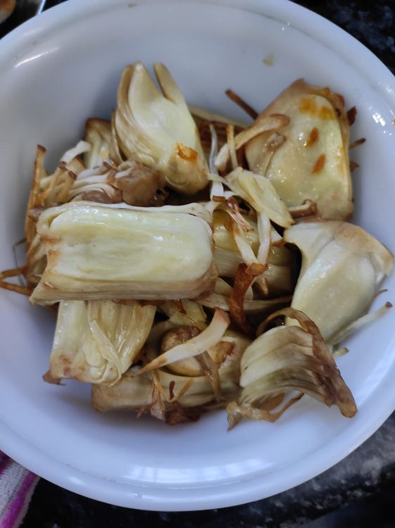 Step 1.1: Take out the fried jackfruit on paper towel