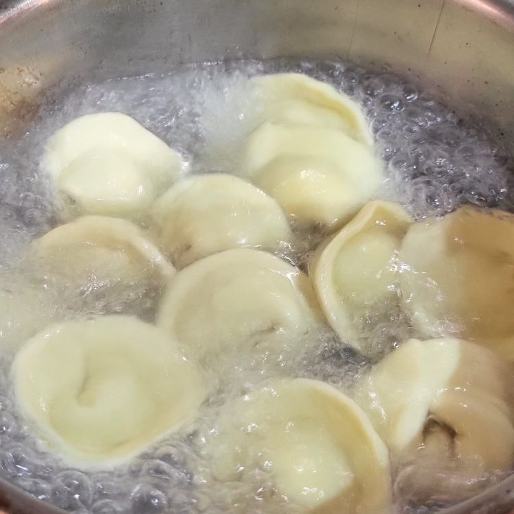 Step 3.2: Add your tortellini in batches (not to overcrowd the pot)