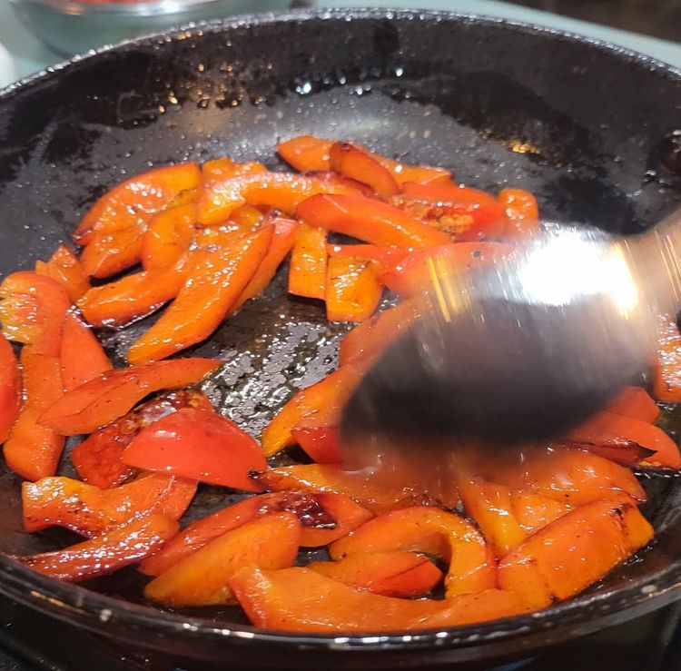 Step 1.2: Heat a clean pan to smoking hot and add a little vegetable oil