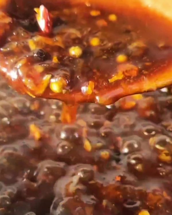 Step 3.1: Let the glaze simmer uncovered for 2-3 minutes, allowing it to thicken slightly
