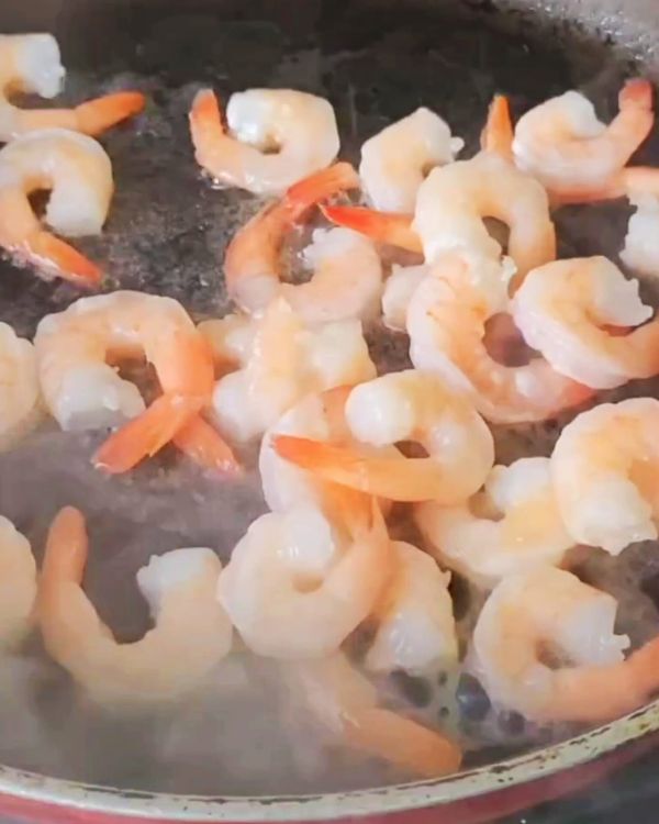 Step 2.1: Season the prawns lightly with salt and pepper, then sear for 1-2 minutes per side until pink and fully cooked