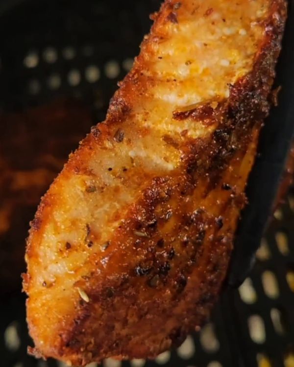 Step 2.1: Place the salmon fillets in the Airfryer basket and cook for 8 minutes