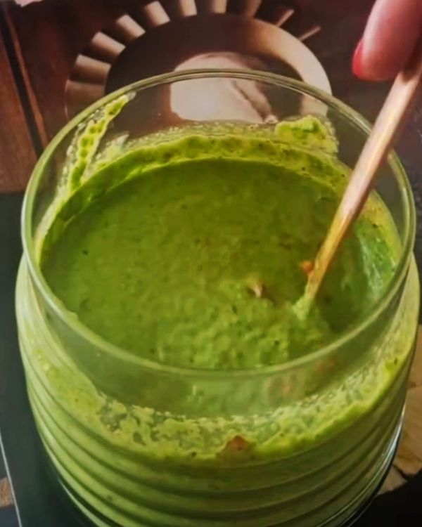 Step 1.1: Blitz for another 1-2 minutes until you achieve a creamy paste-like consistency
