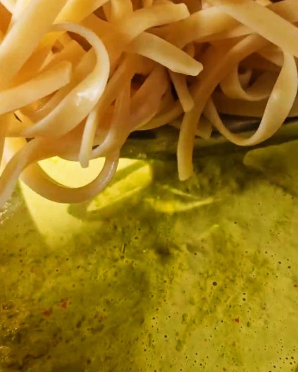 Step 4.1: Boil linguine in salted water according to packet instructions