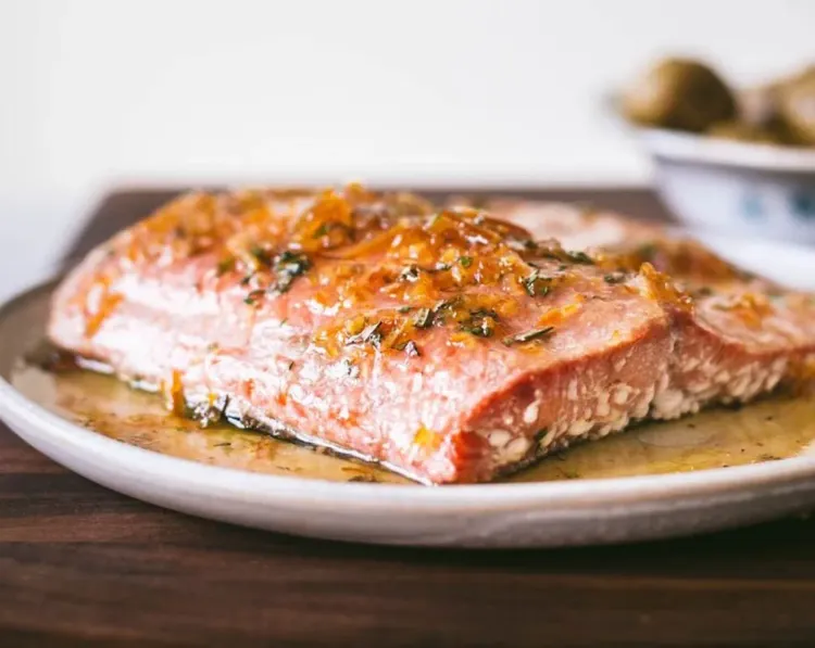 Step 5.1: Pour the glaze over the baked salmon and serve