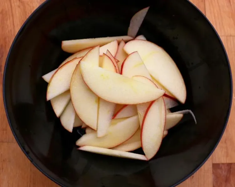 Step 1.1: Cut the Apple around the core into fine slices