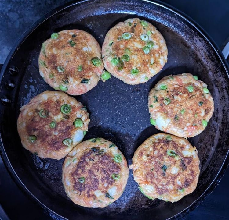 Step 2.1: Shallow fry these cutlets on a nonstick pan till golden brown