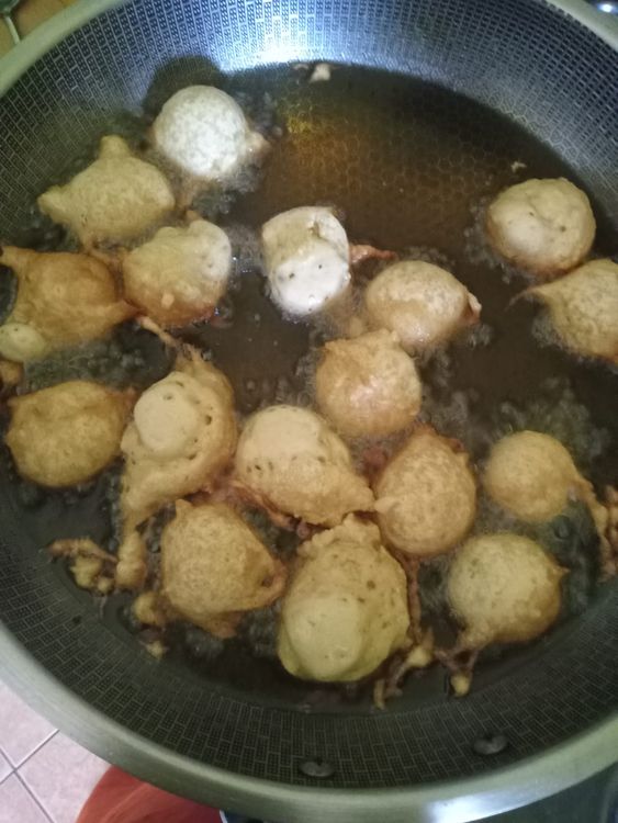 Step 1.1: Once ready preheat your oil to 200 degrees Celsius