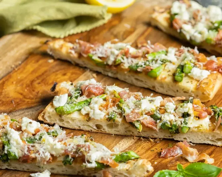 Grilled Flatbread with Prosciutto and Asparagus recipe