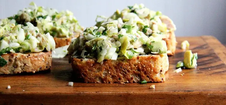 Smoked Trout and Avocado Salad with Toasted Bread recipe