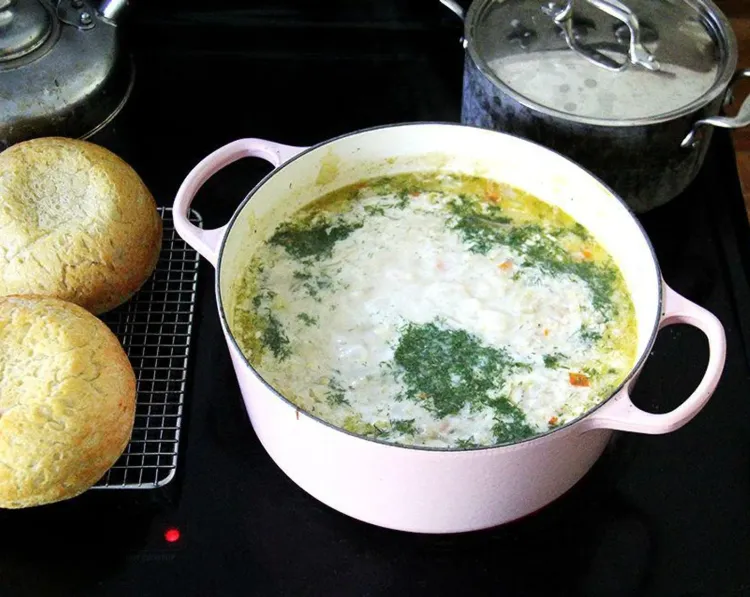 Step 2.1: Stir in the heavy cream and simmer for 5 minutes
