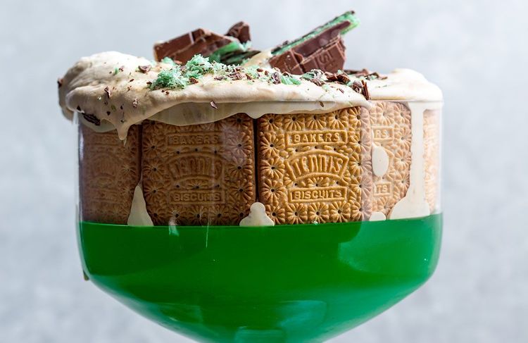 Step 1.1: Pack a layer of tennis biscuits in a baking dish