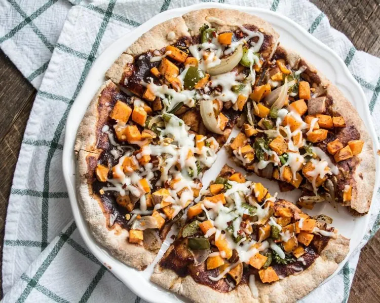 Barbecue Veggie Pita Pizzas recipe