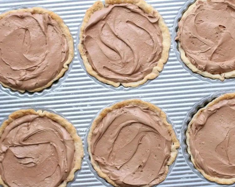 Step 3.1: Add whipped topping one container at a time, beating until well blended