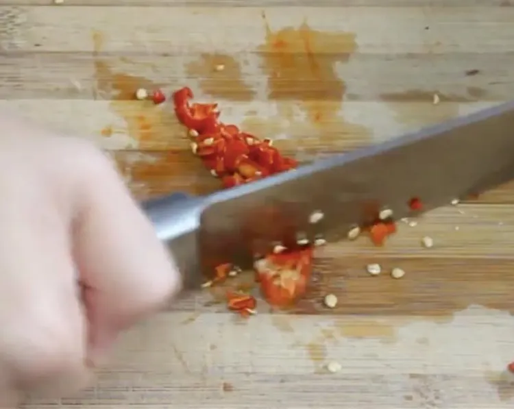 Step 1.1: Mince the red bird's eye chili peppers