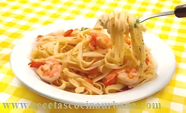 Creamy Shrimp Fettuccine recipe
