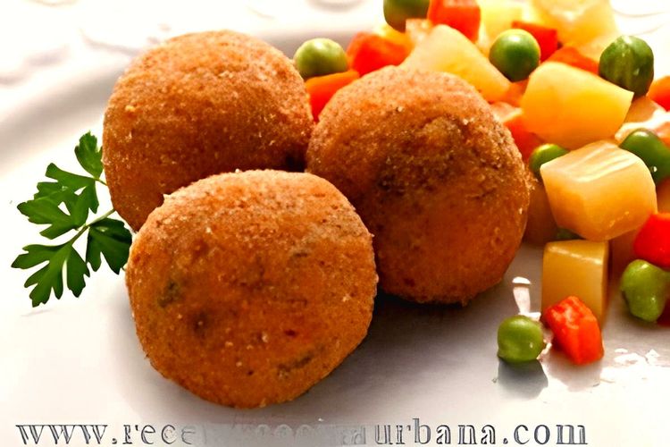 Chicken Meatballs Stuffed with Cheese recipe