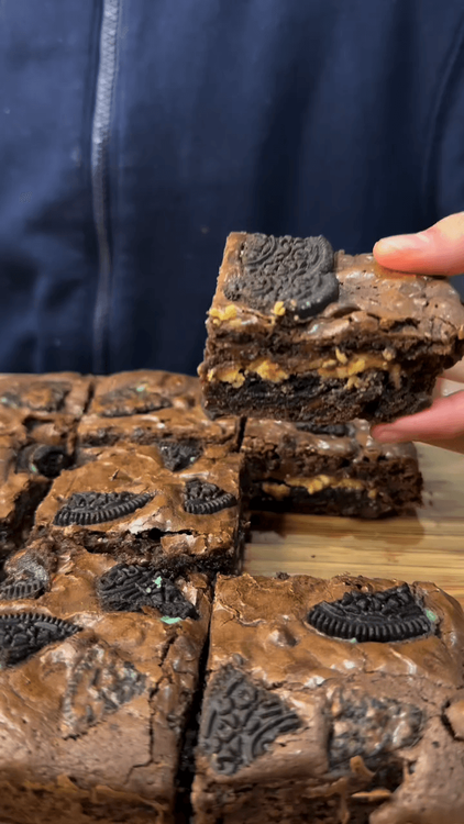 Easy Peanut Butter Oreo Brownies recipe