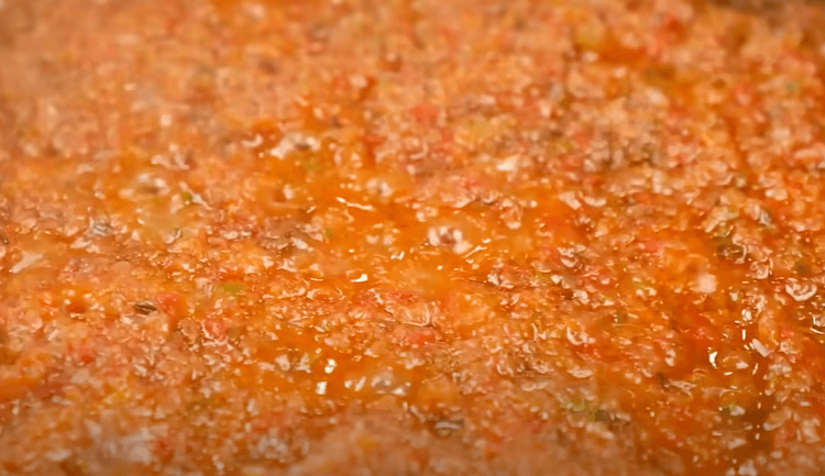 Step 2.1: Add pureed tomatoes, mix well, and cook on medium flame for 6-8 minutes