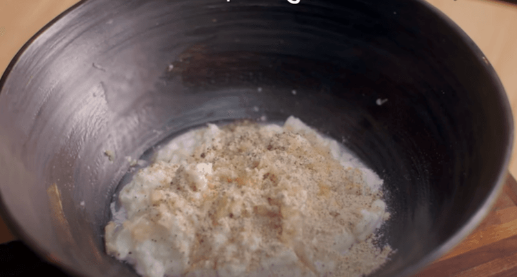 Step 1.1: Add the mayonnaise, curd, salt, black pepper powder, and the remaining filling ingredients in a bowl and whisk it well