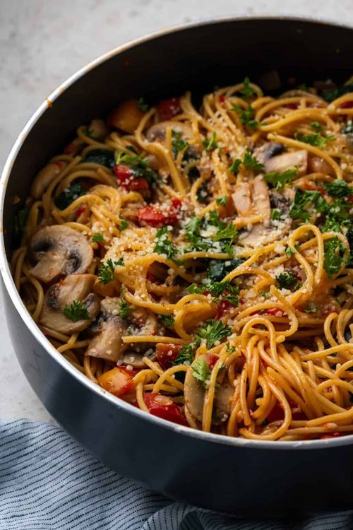 One-Pot Spaghetti with Mushrooms and Spinach recipe