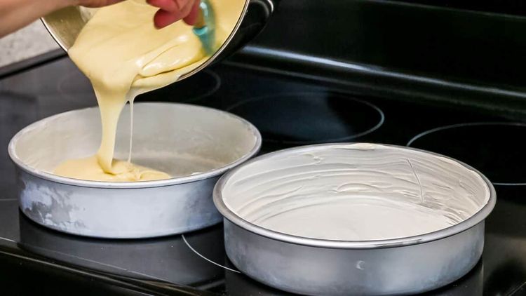 Step 1.1: Place the mixture into a 10-inch round cake tin