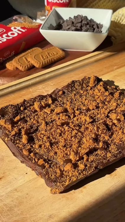 5-Ingredient Cookie Butter Date Bark recipe