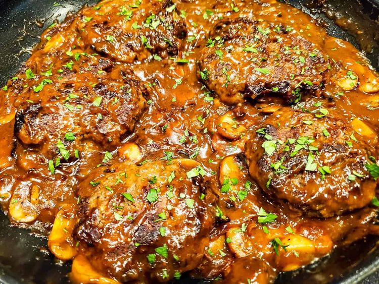 Step 4.1: Cover and cook for 5 to 10 minutes until the patties are cooked through and the gravy is thickened