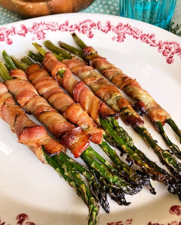 Bacon Wrapped Asparagus with Lemon Tarragon Aioli recipe