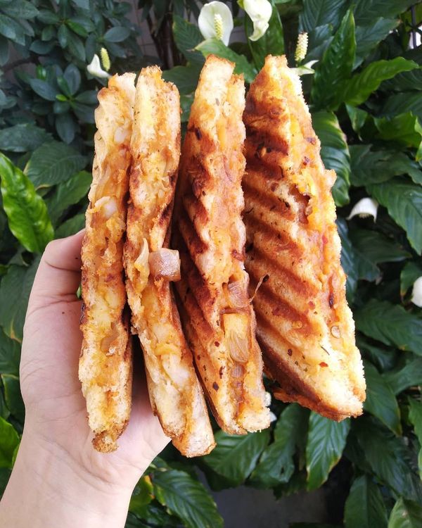 Garlic Toasted Potato Sandwich recipe