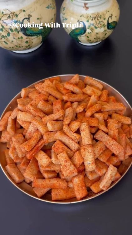 Crispy Suji Masala Nimki recipe