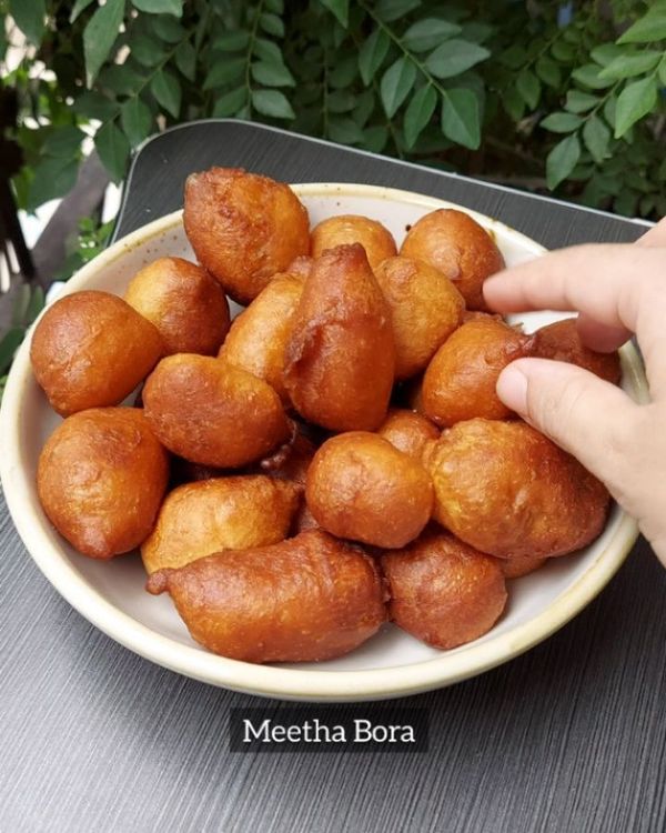 Meetha Bora recipe