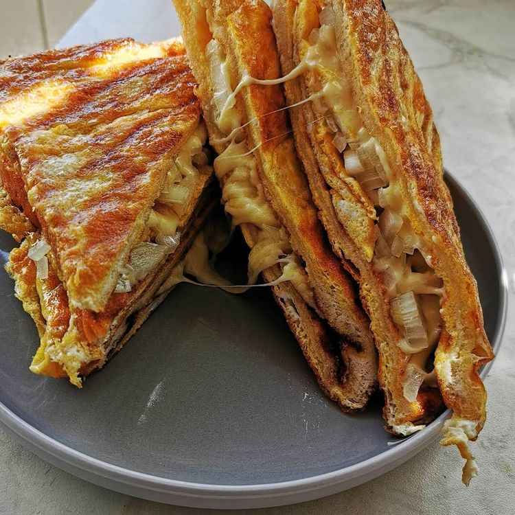 Mozzarella and Onion Omelette French Toast recipe