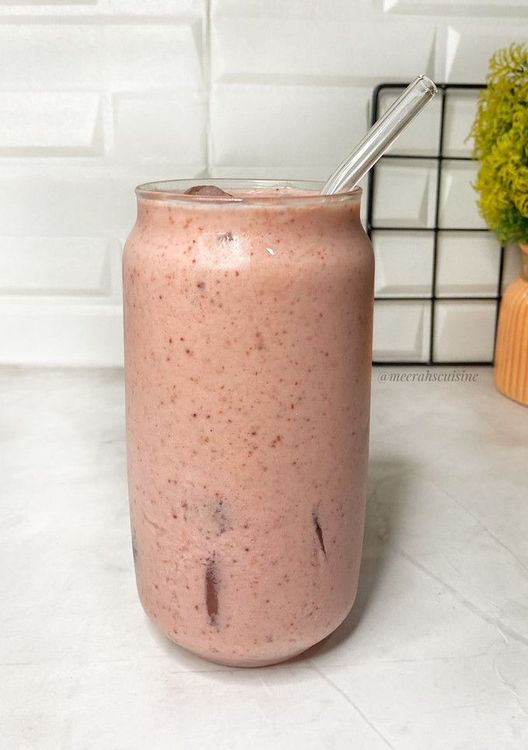 Strawberry and Banana Smoothie recipe