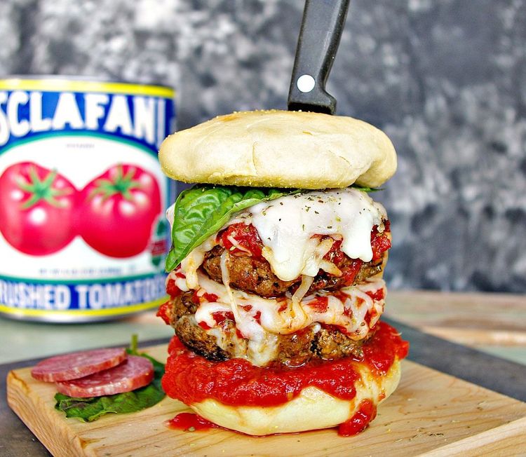 Pepperoni Pizza Burger recipe