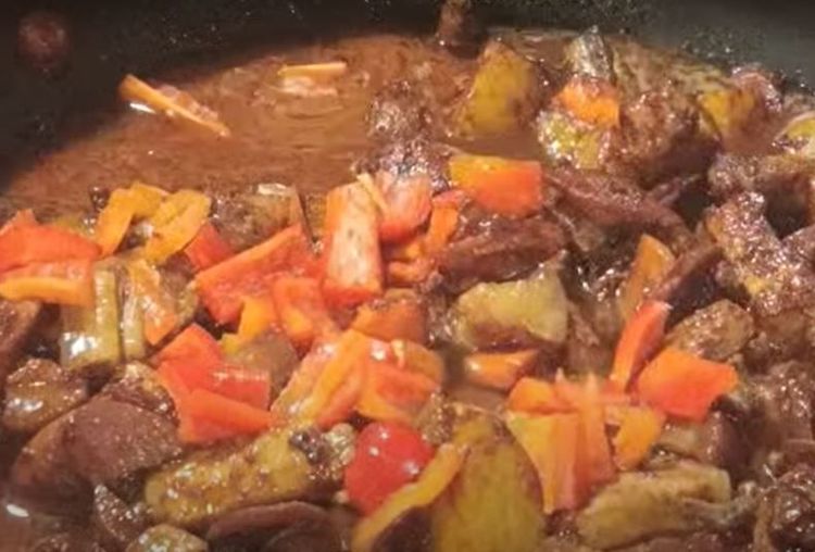 Step 1.2: Add the bell pepper and 3 cups of water