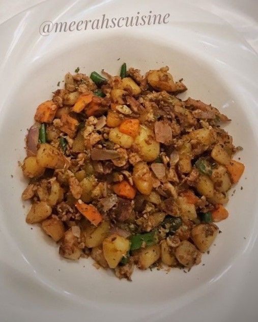 Potatoes and Egg Stir-Fry recipe