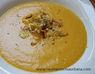 Pumpkin Cream with Ham and Pine Nuts recipe